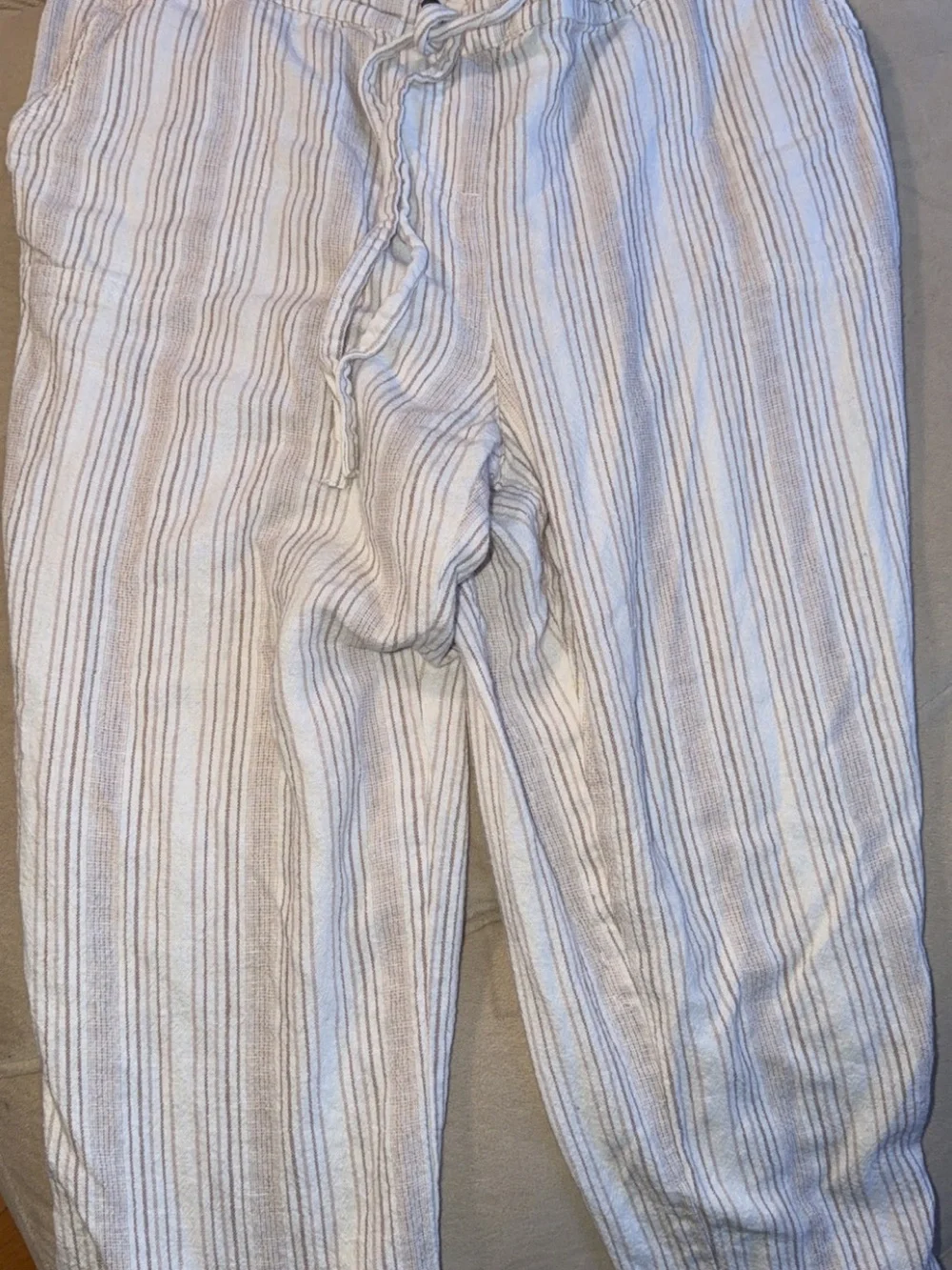 Per Se Men's White Pants with beige Pinstripes